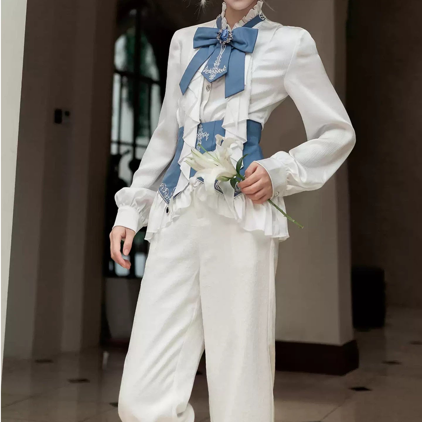 Ouji Fashion Lolita Victorian Blue White Set Embroider Tailcoat Ensemble
