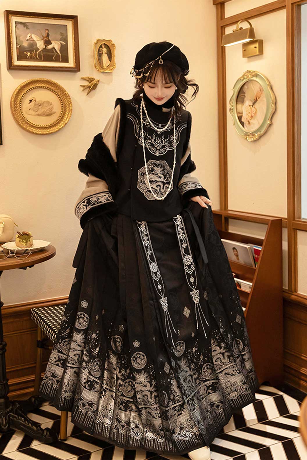 Modern Hanfu Black Mother-of-Pearl Inlay with Ma Mian Qun and Noble Lady Style