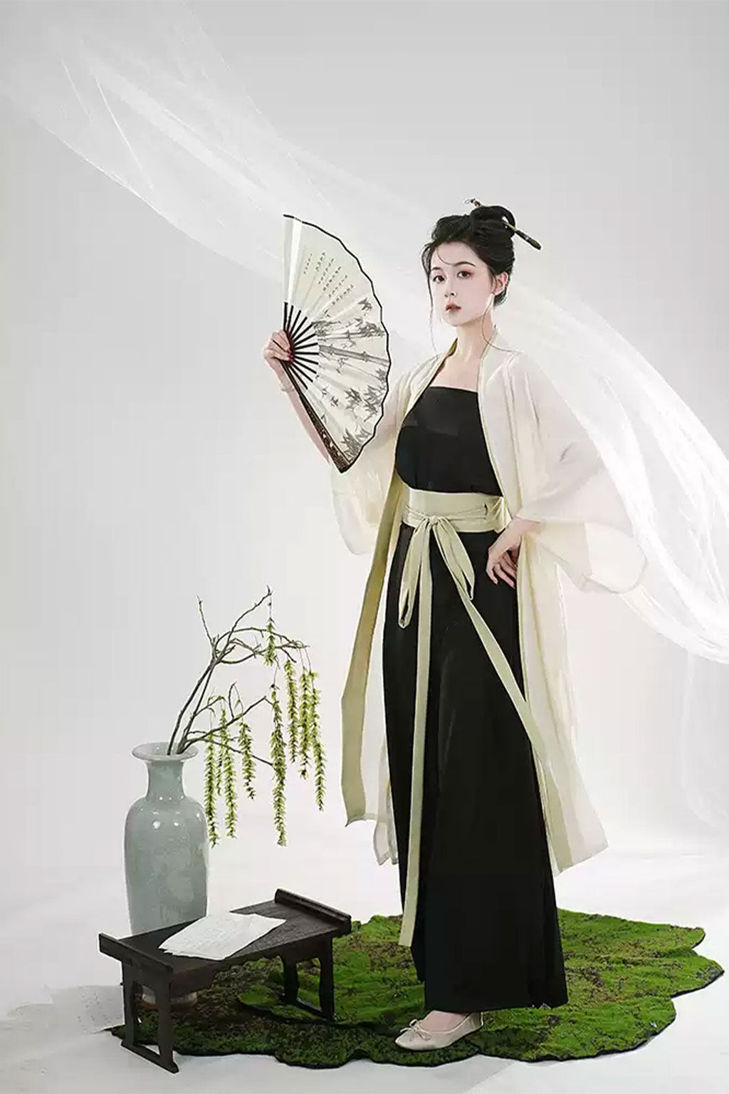 Modern Hanfu  Black with Three-pleated Skirt for Chinese style