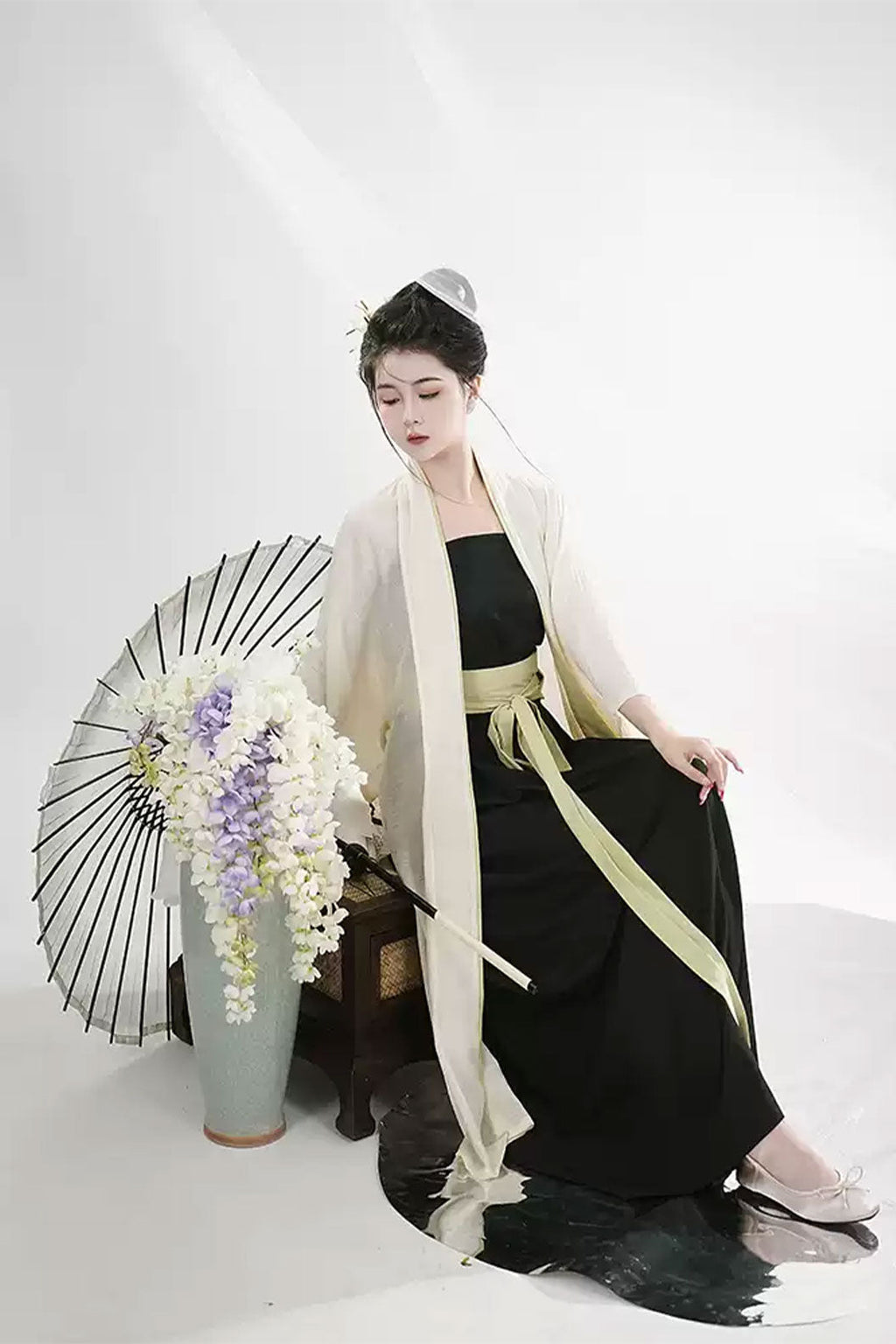 Modern Hanfu  Black with Three-pleated Skirt for Chinese style