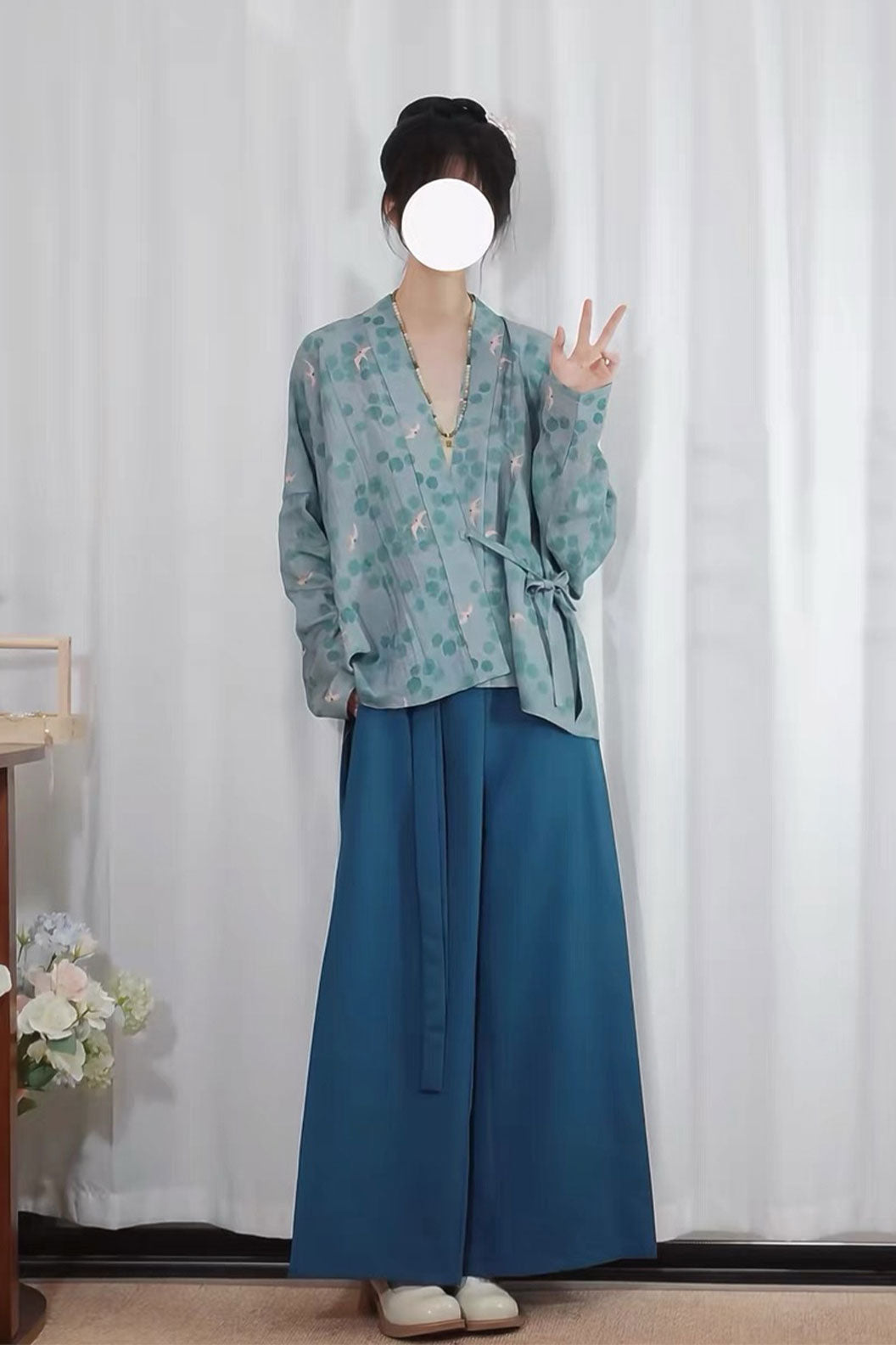 Modern Hanfu Blue with 3-Piece Set and Wide-Legged Pants