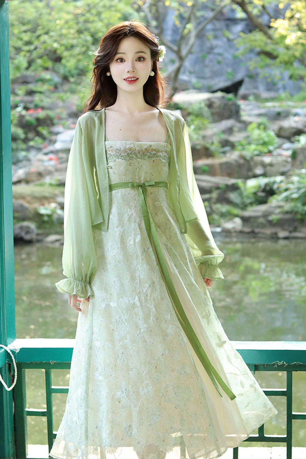 Modern Hanfu in White and Green with Chinese Style