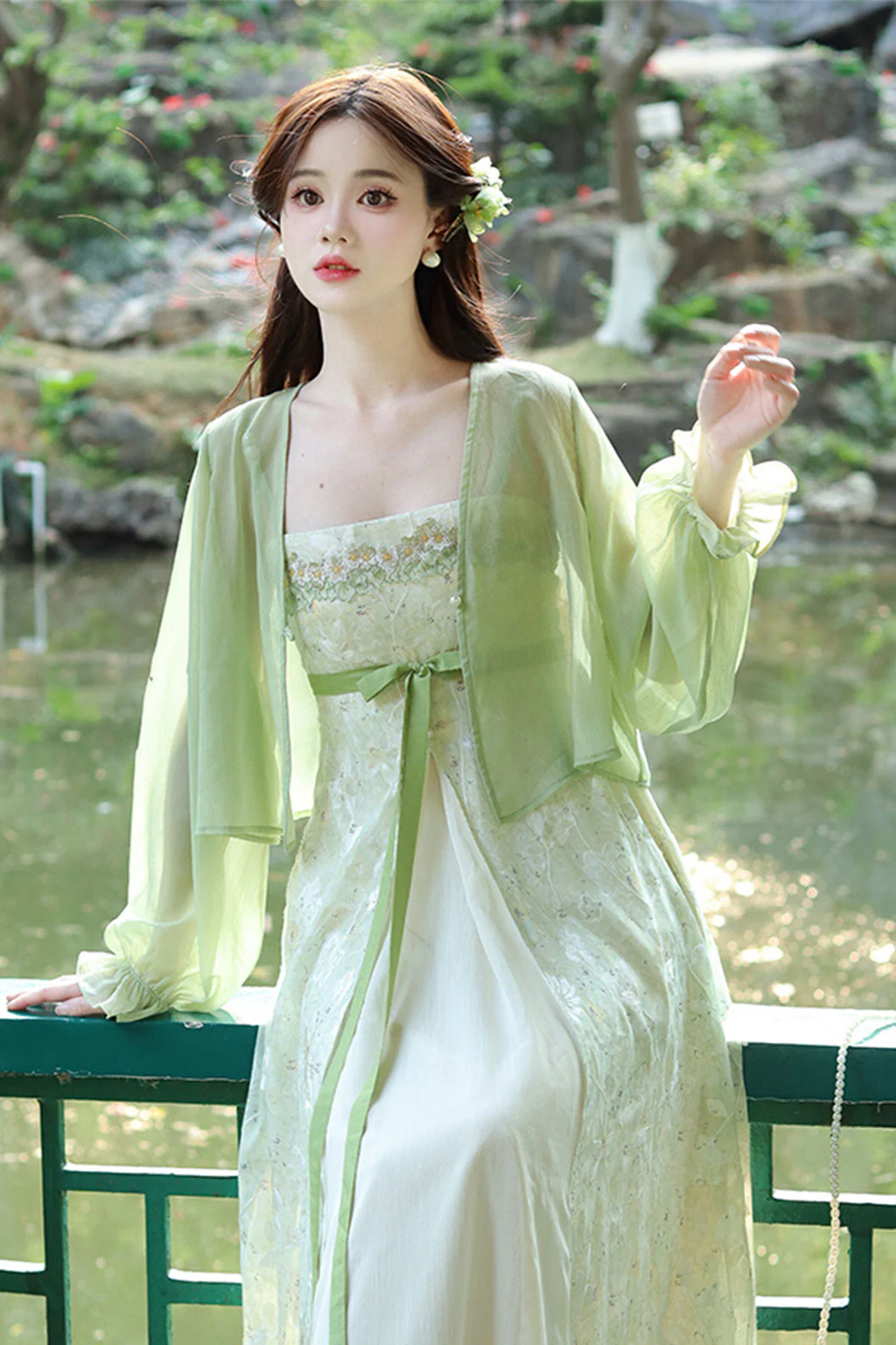Modern Hanfu in White and Green with Chinese Style