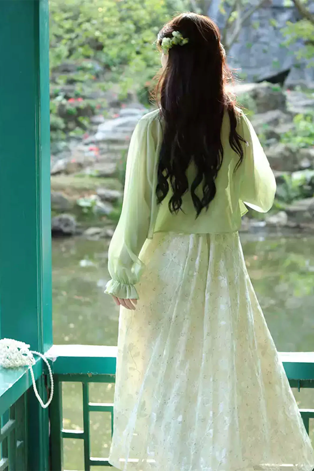 Modern Hanfu in White and Green with Chinese Style