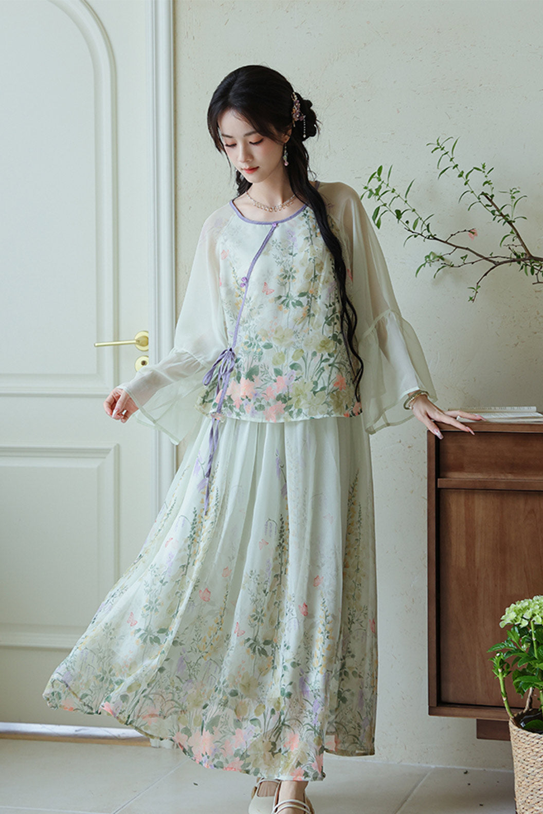Modern Hanfu Outfit Embroidered Tea White Dress
