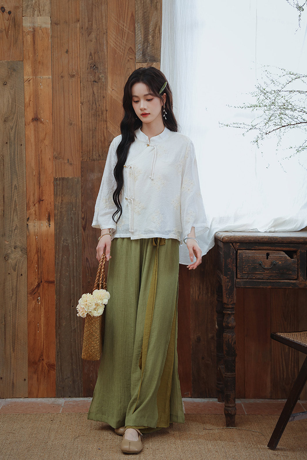 Modern Hanfu Outfit Female with Embroidered White Top