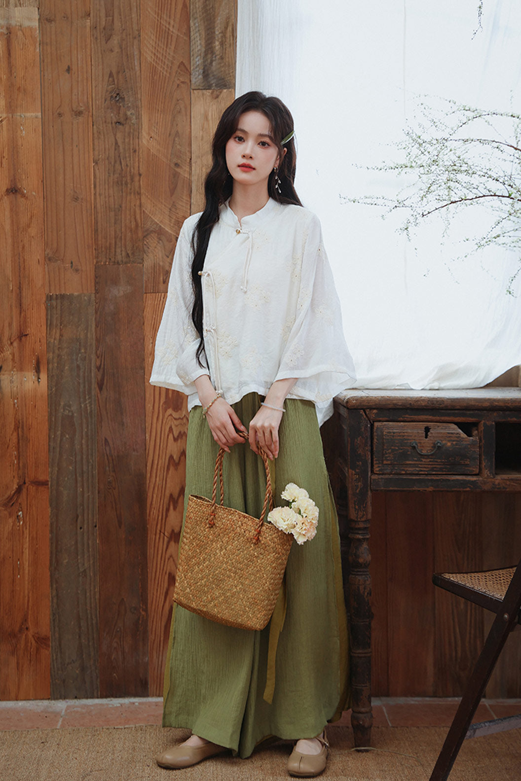 Modern Hanfu Outfit Female with Embroidered White Top
