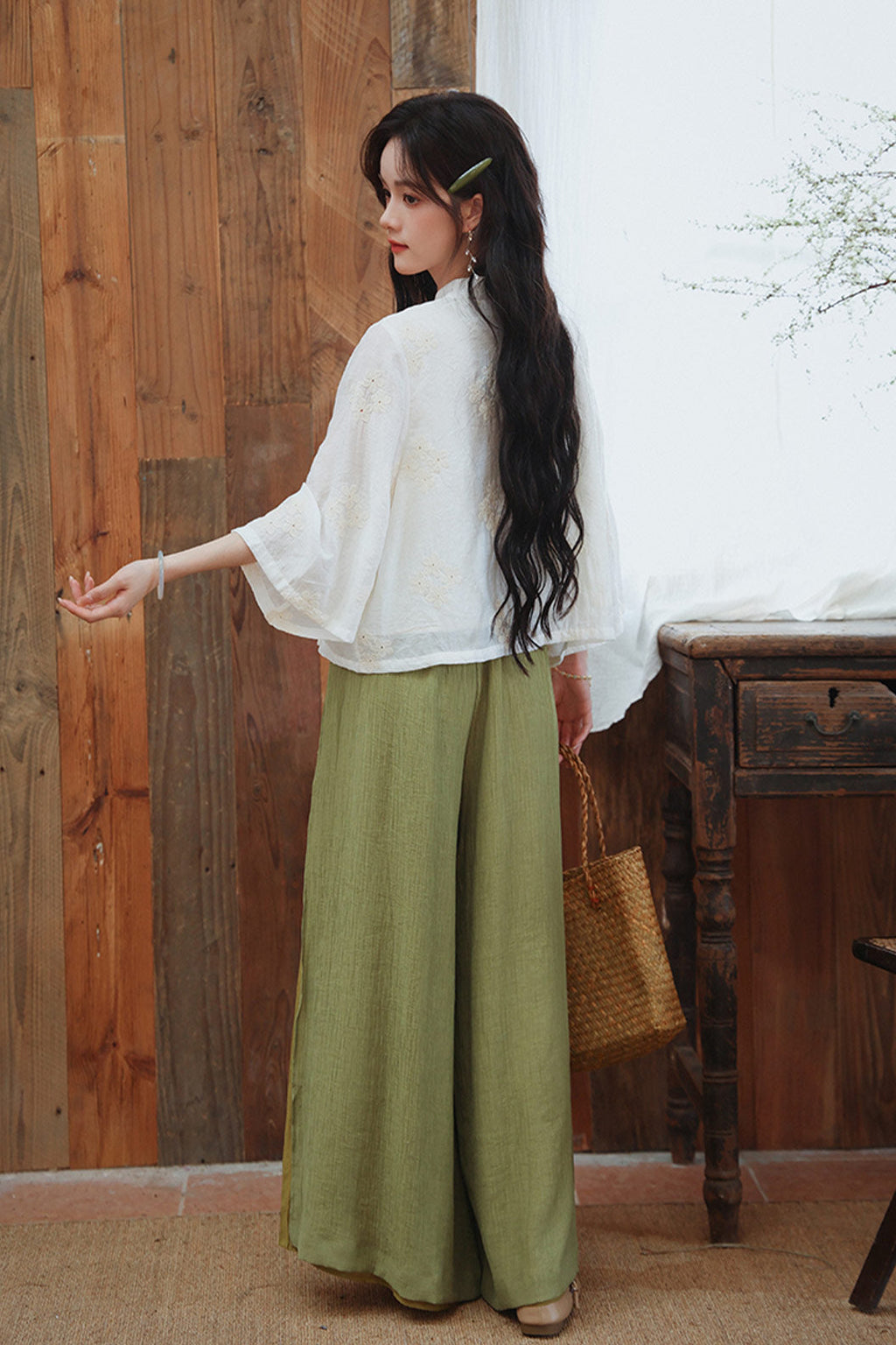 Modern Hanfu Outfit Female with Embroidered White Top