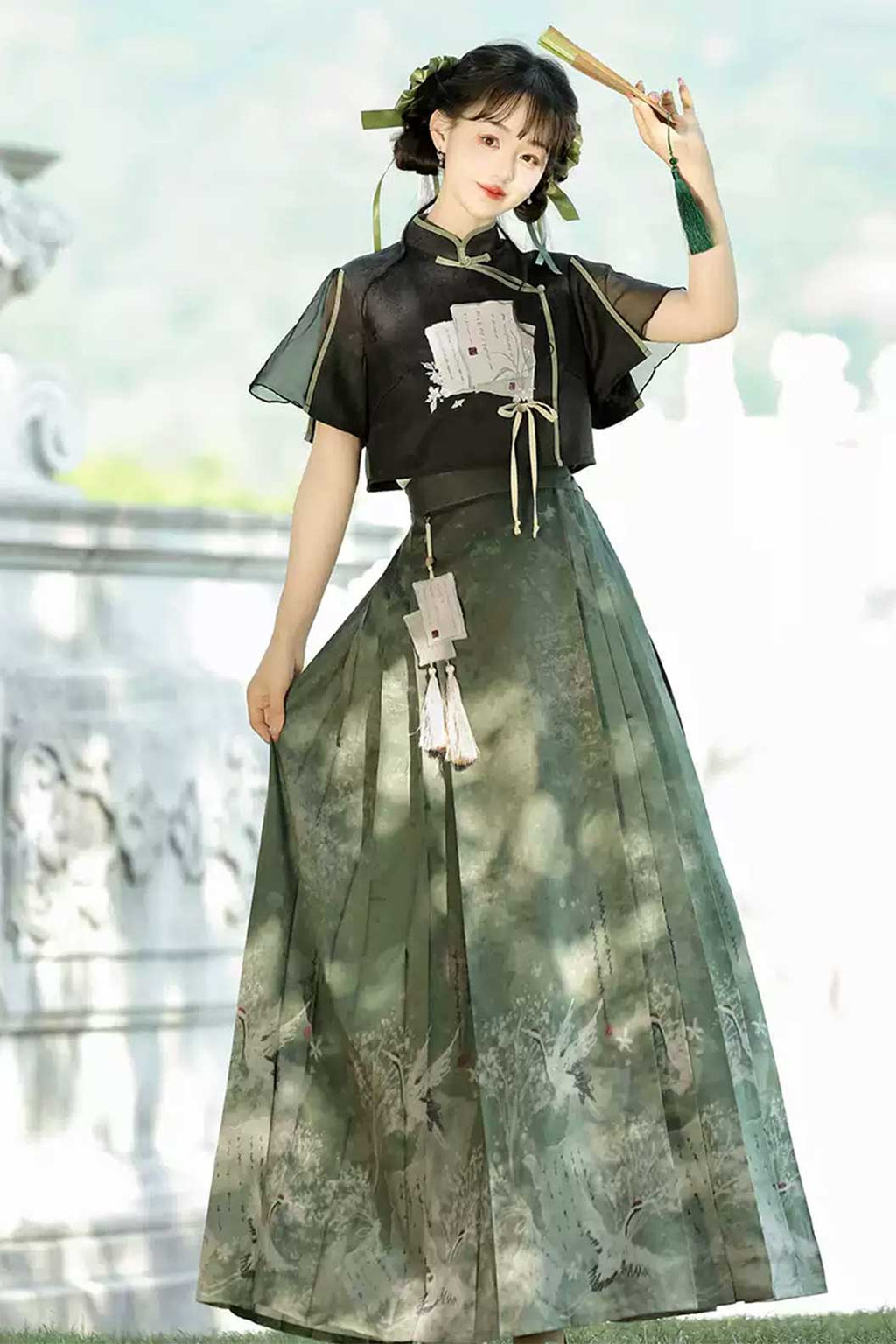 Modern Hanfu with Green-Black Hanfu Dress Chinese Traditional Style and Ma Mian Skirt