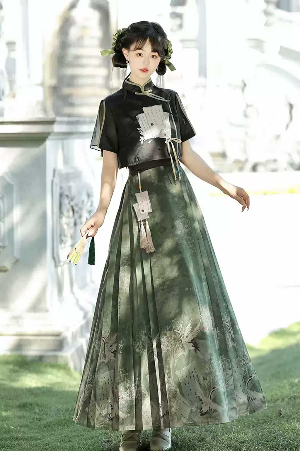 Modern Hanfu with Green-Black Hanfu Dress Chinese Traditional Style and Ma Mian Skirt