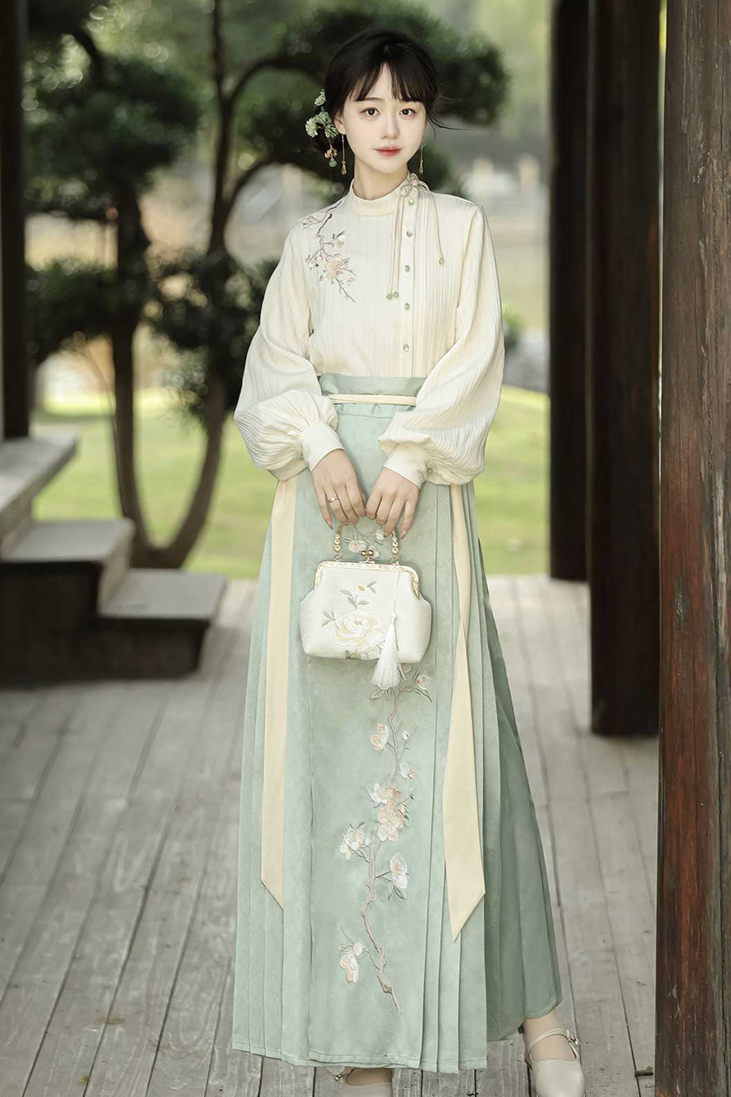 Modern Hanfu with Green Hanfu Dress and Ma Mian SkirtNew Chinese Traditional Style