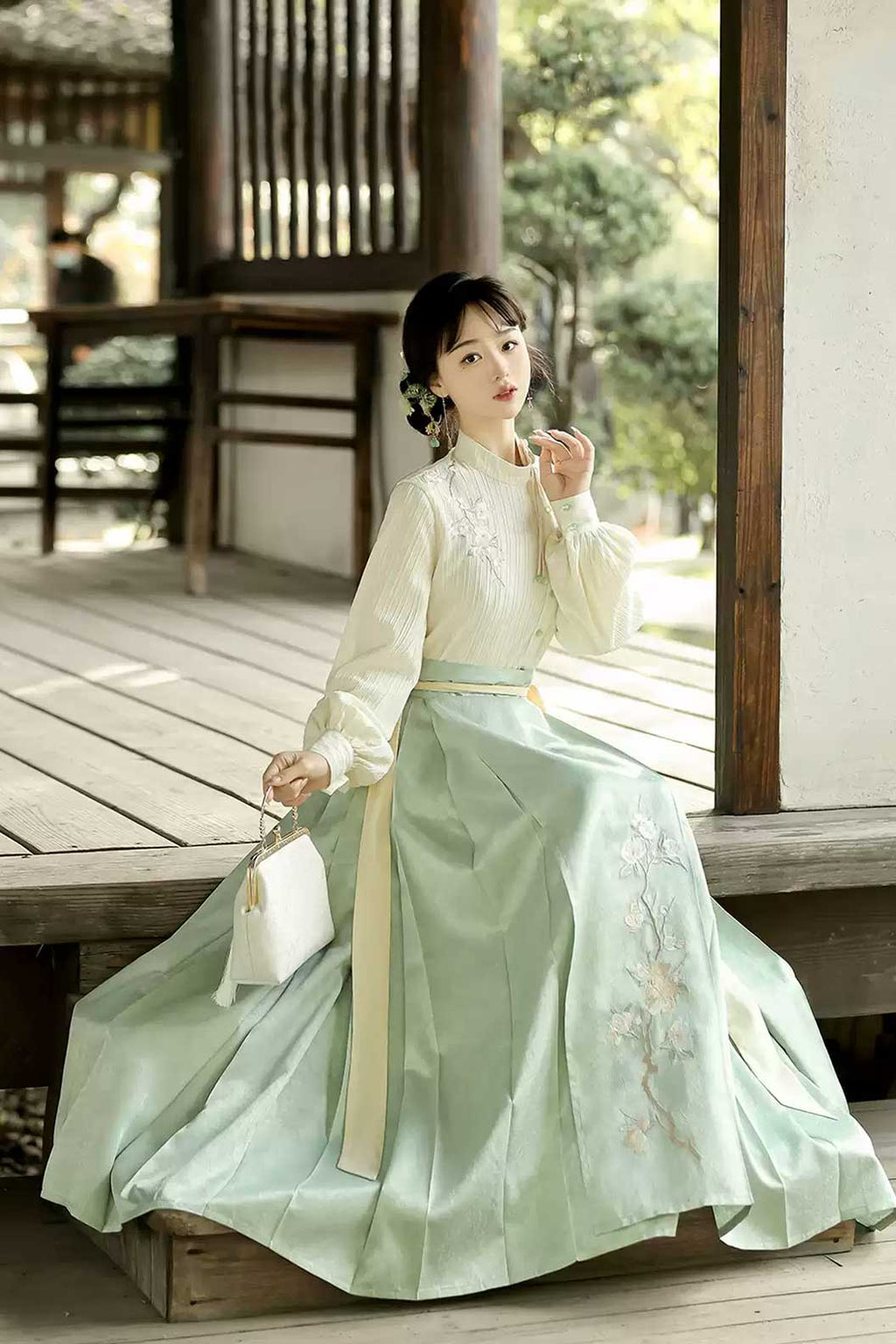Modern Hanfu with Green Hanfu Dress and Ma Mian SkirtNew Chinese Traditional Style