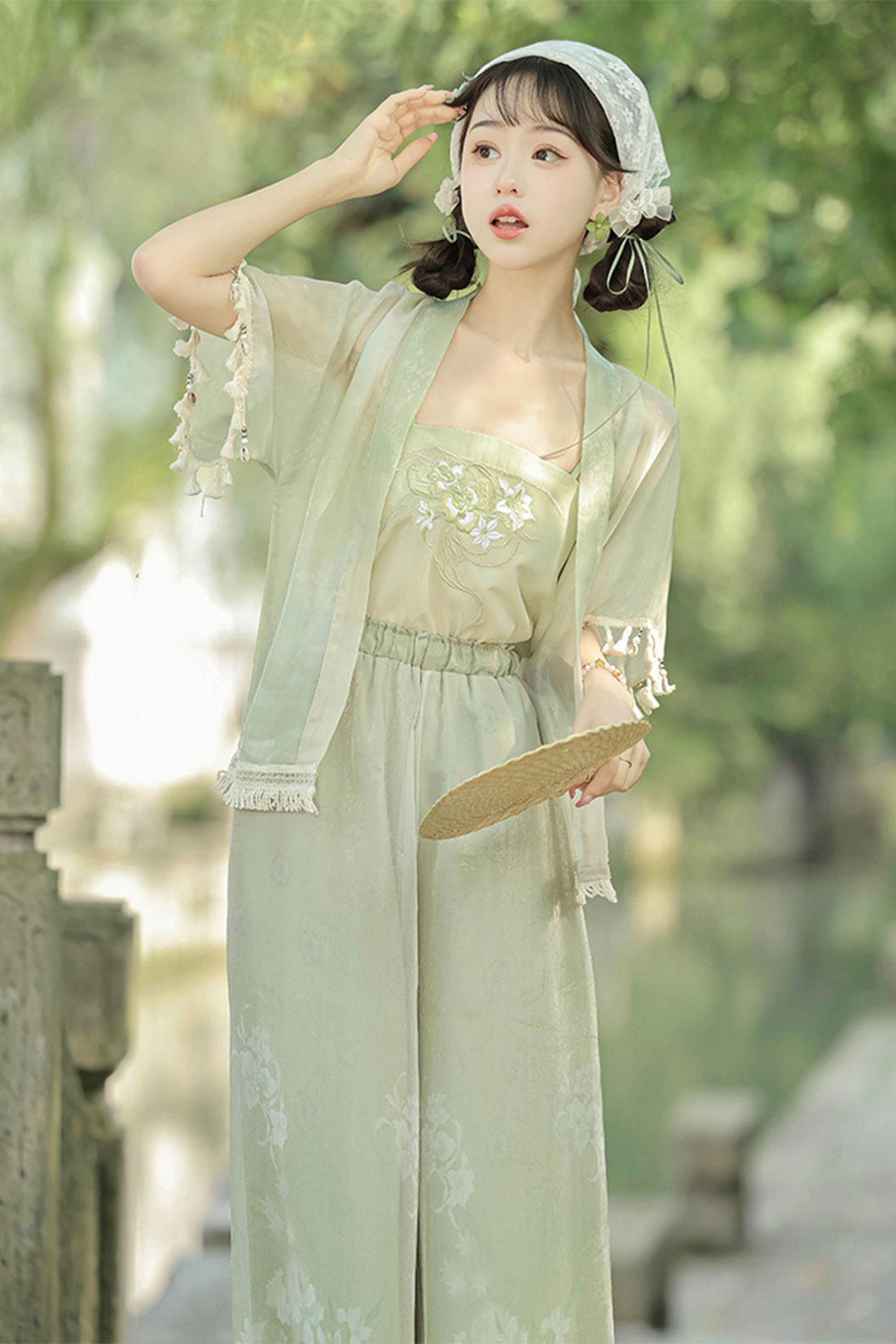 Modern Hanfu with Purple Lantern Pants for Daily Commute