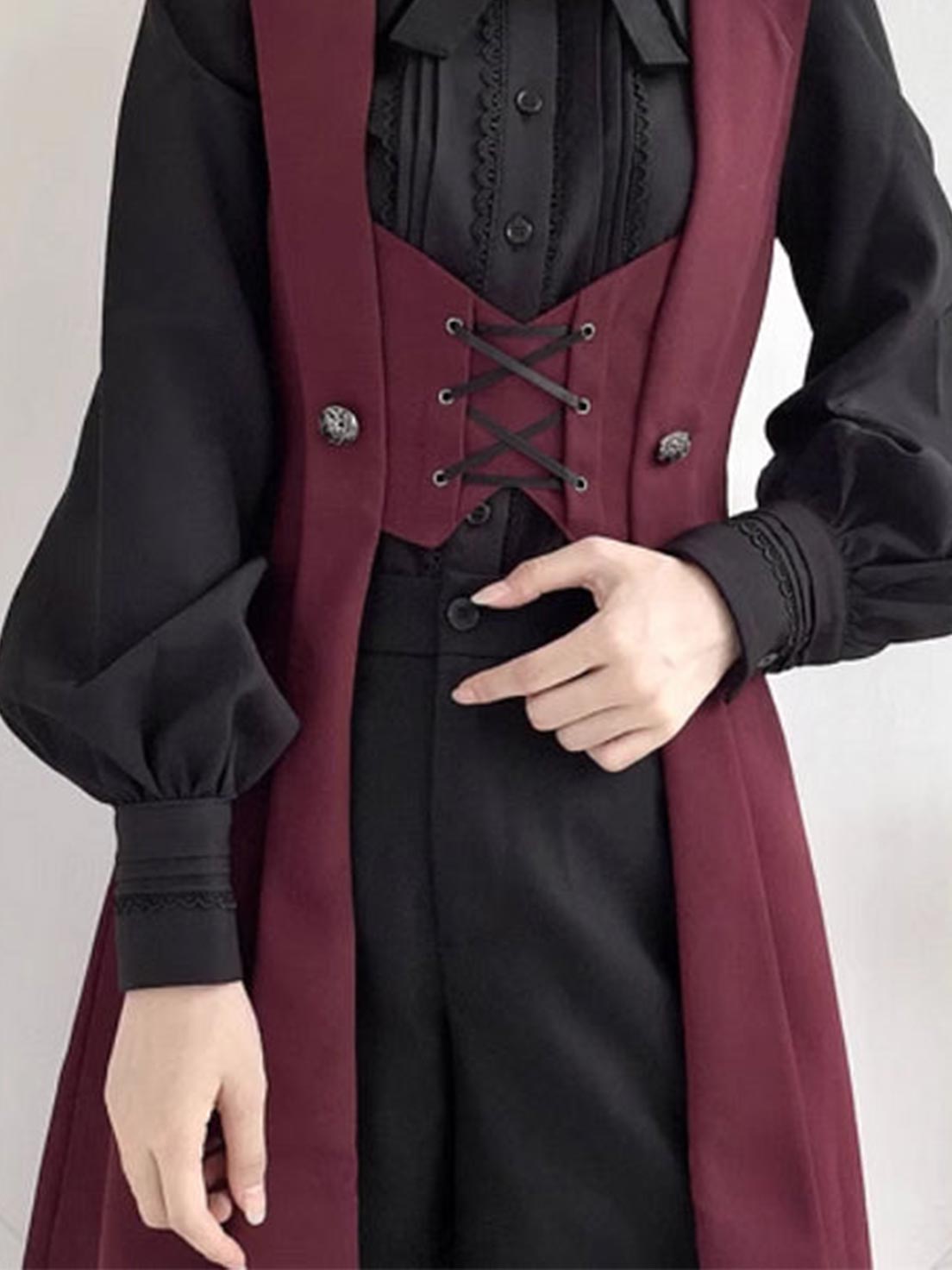 Ouji Fashion Lolita Black Vintage Medieval Vest Elegant Royal Style Shorts Outfit